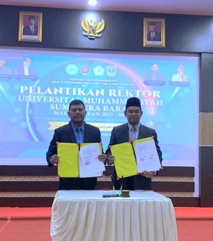 Hadiri Pelantikan Rektor UMSB, Rektor UMMUBA jalin MoU dengan UMSB