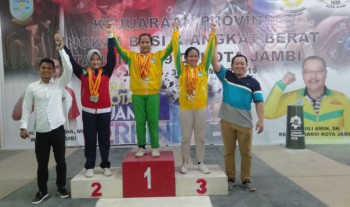 Mahasiswi PGSD STKIP-MB, Unjuk Otot di KejurProv PABBSI Jambi 2019
